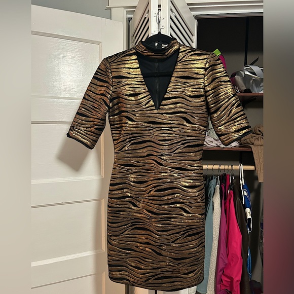 Alice + Olivia Dresses & Skirts - Alice + Olivia Dress size 0